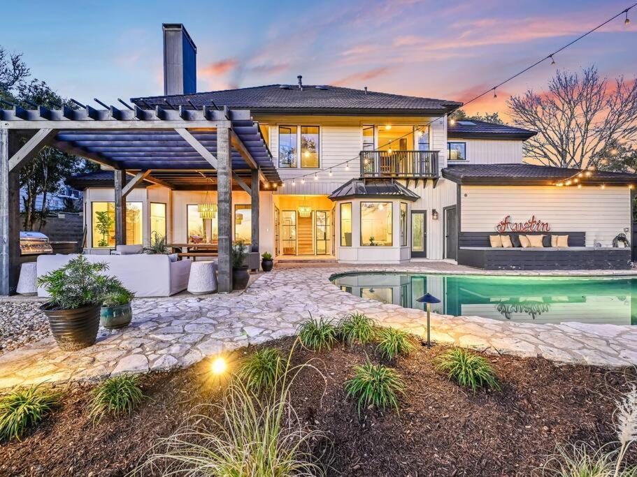 4 Bedroom Designer Pool Austin