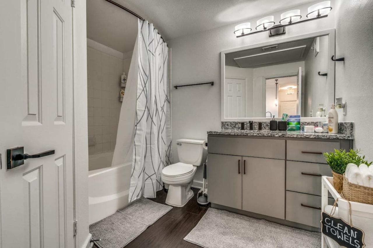 Apartment Exquisite 1br With Pool Austin