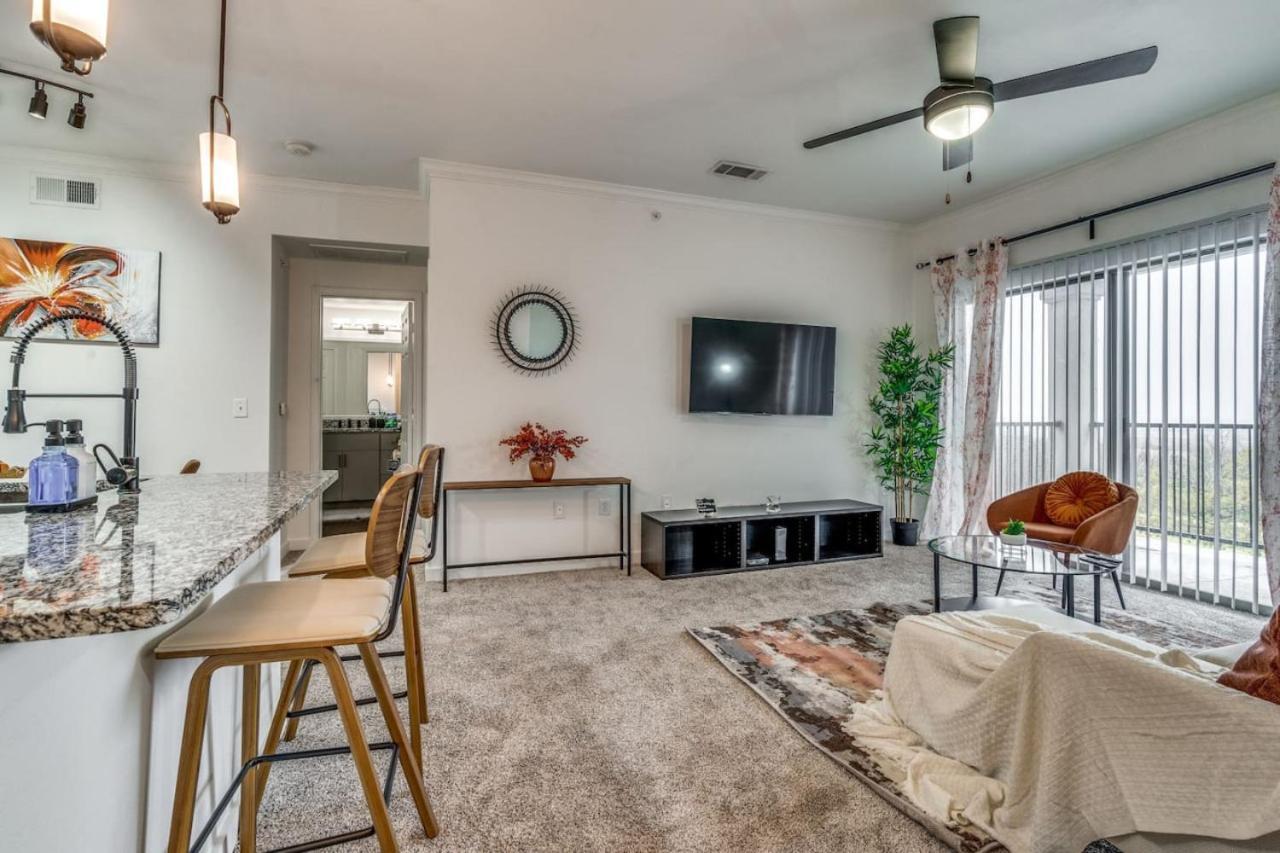 Exquisite 1br With Pool Austin