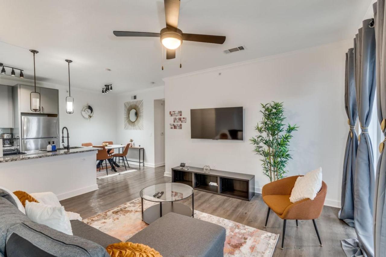 Elegant 1br With Style Pool Near The Domain Apartment
