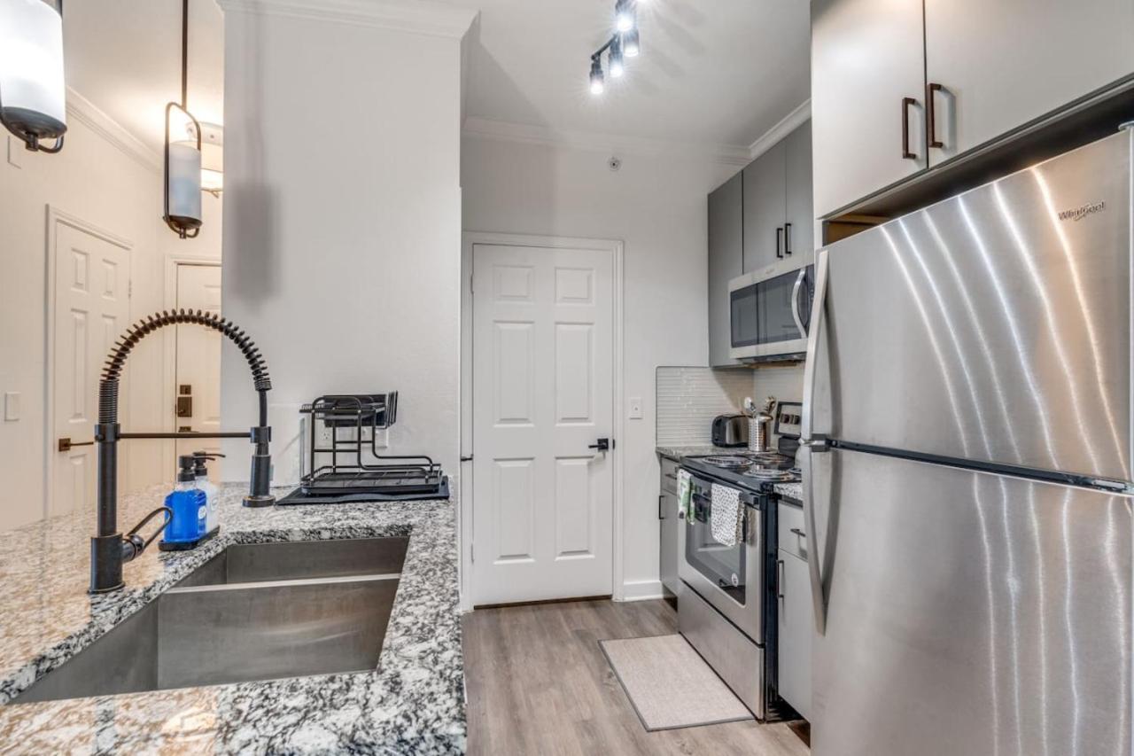 Elegant 1br With Style Pool Near The Domain Apartment *