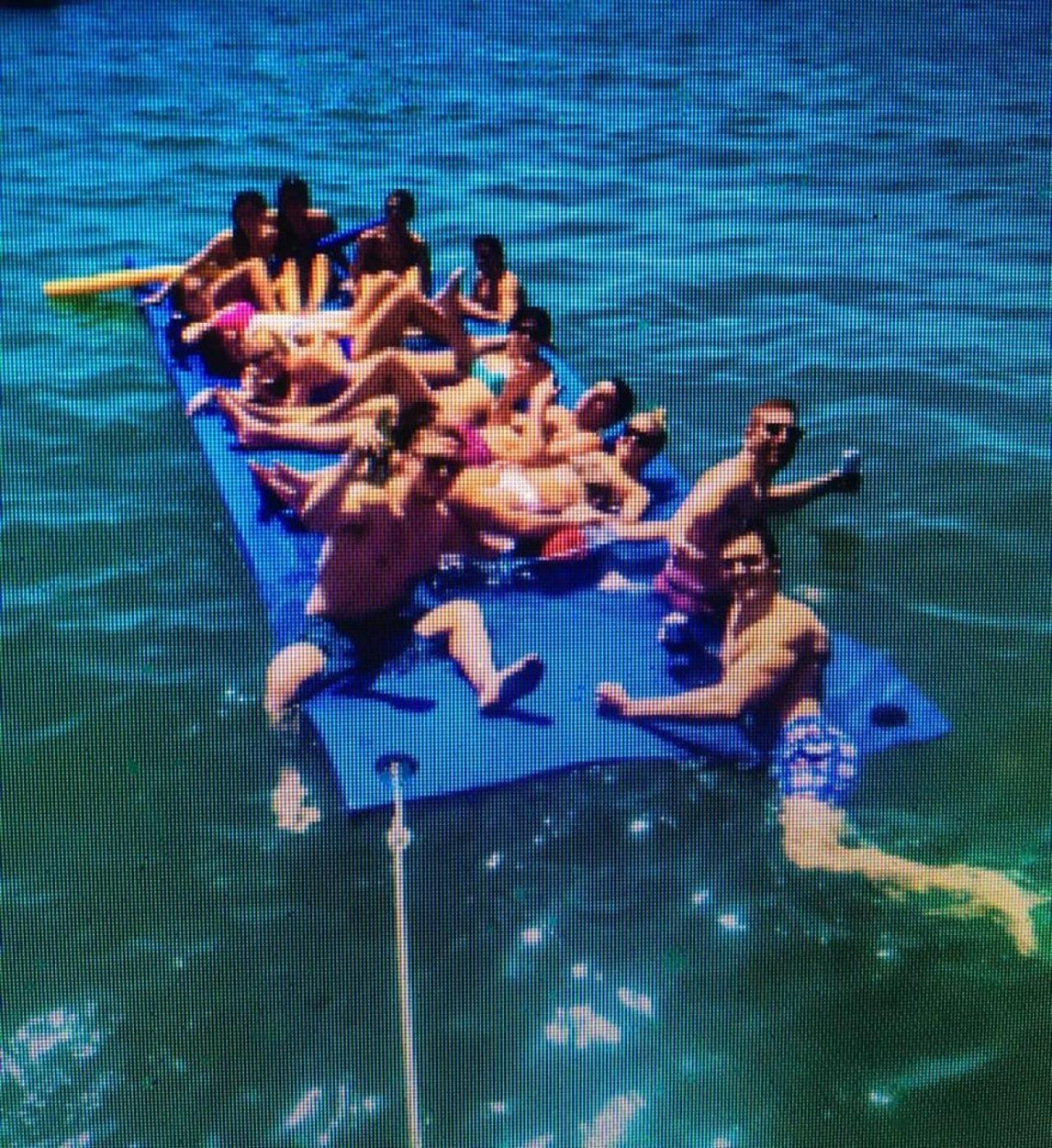 Camp Sandy Lakefront, Pool,h Tub, Sand Volleyball Austin