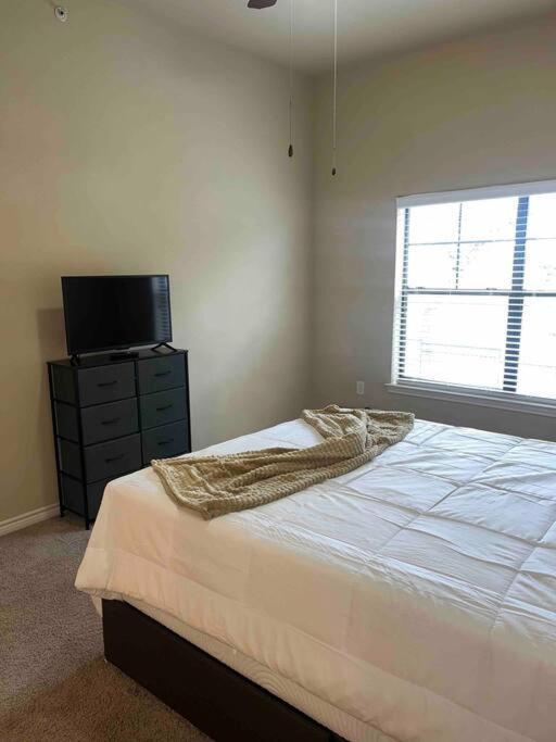 Apartment Hill Country Hiatus!