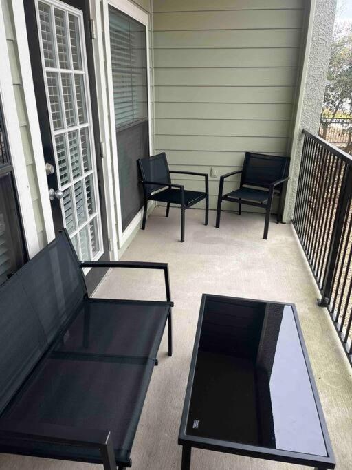 Apartment Hill Country Hiatus! *