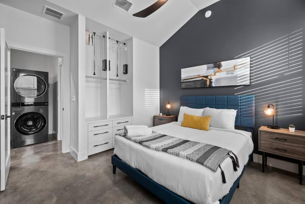 Holiday home Downtown Gateway: Stylish Nest Near Airport
