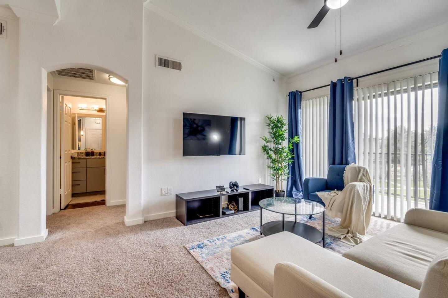 Luxury 2 Bed Apt- Away From *