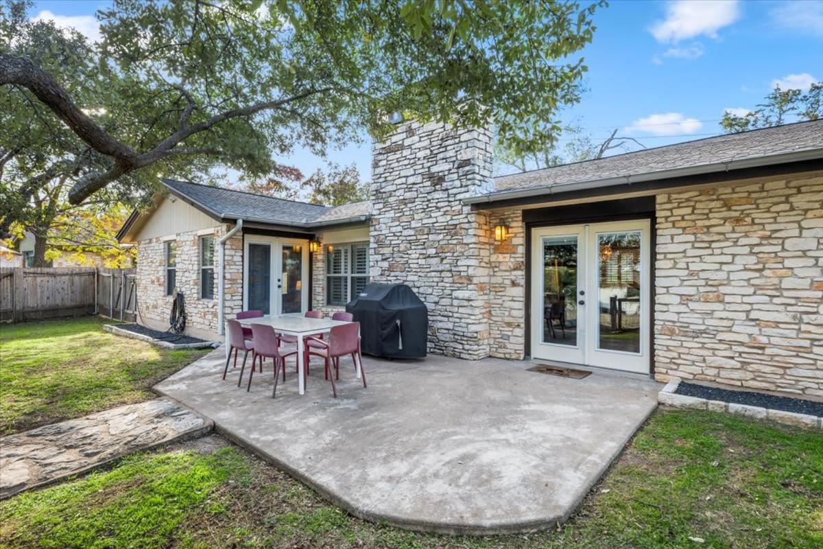 Holiday home Spacious Retreat W Private Pool & Plenty Of Space *