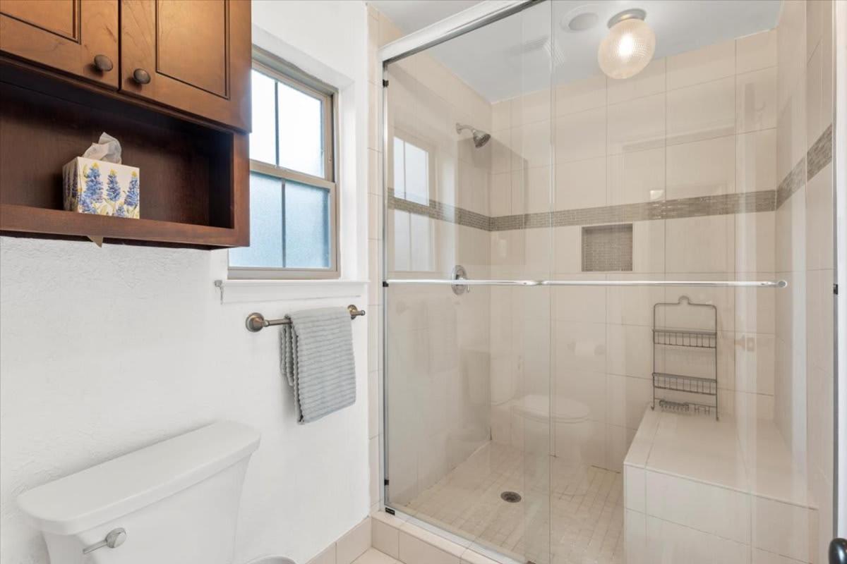 Spacious Retreat W Private Pool & Plenty Of Space *
