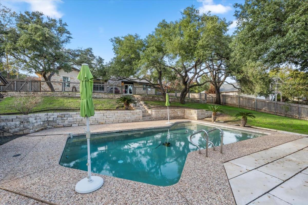 Spacious Retreat W Private Pool & Plenty Of Space Holiday home