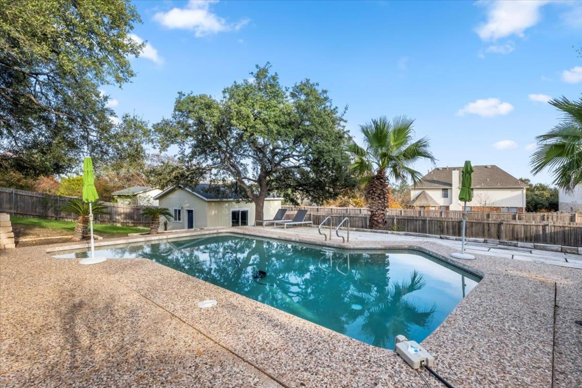 Holiday home Spacious Retreat W Private Pool & Plenty Of Space *
