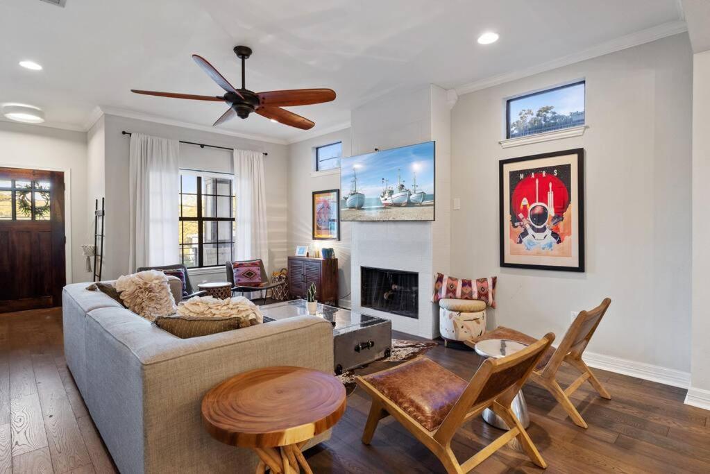 2 Homes-16 Guests-pool-arcade-large Backyard-grill * Austin