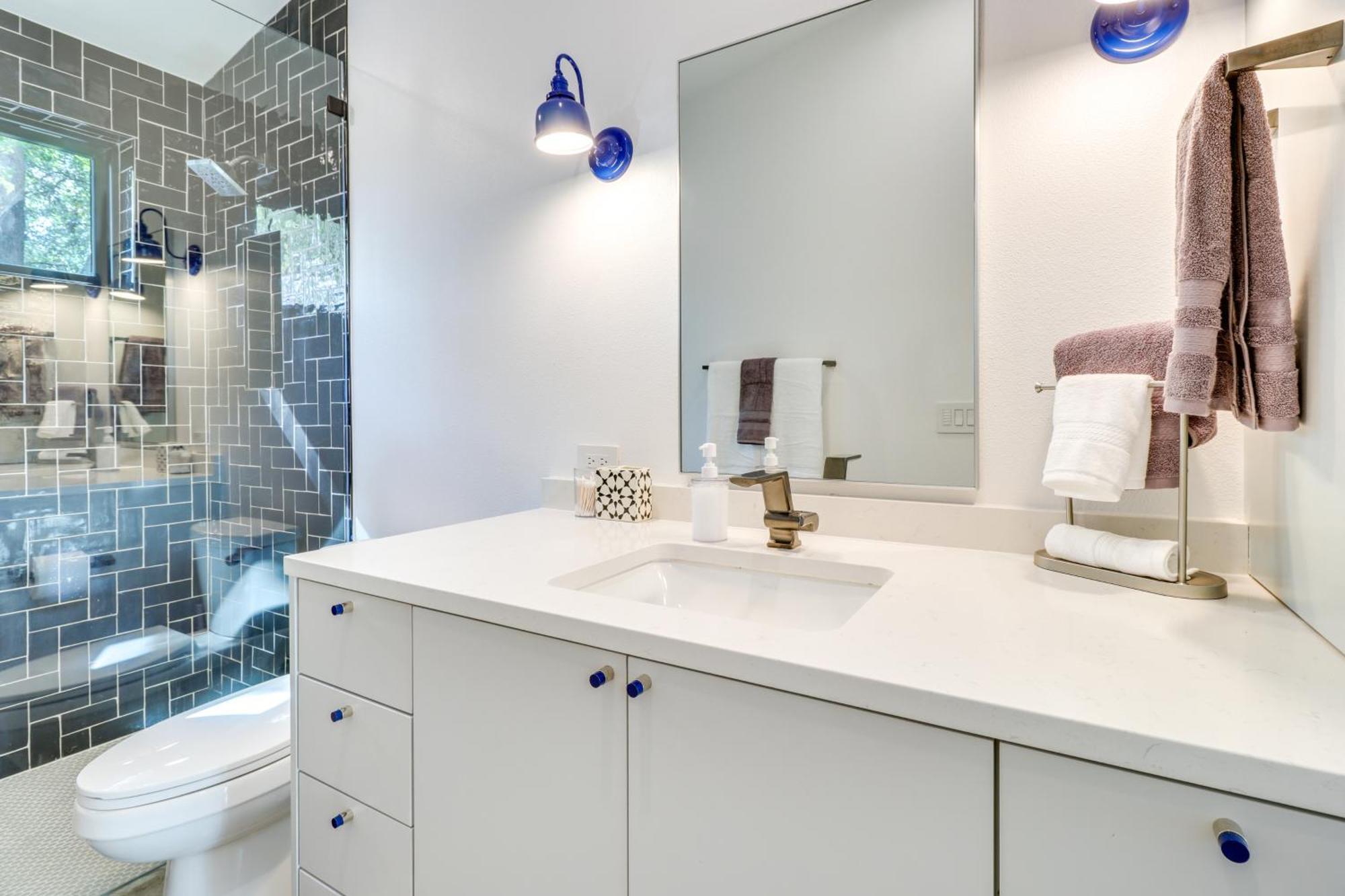 Dog-friendly Guest 3 Mi To Downtown Apartment