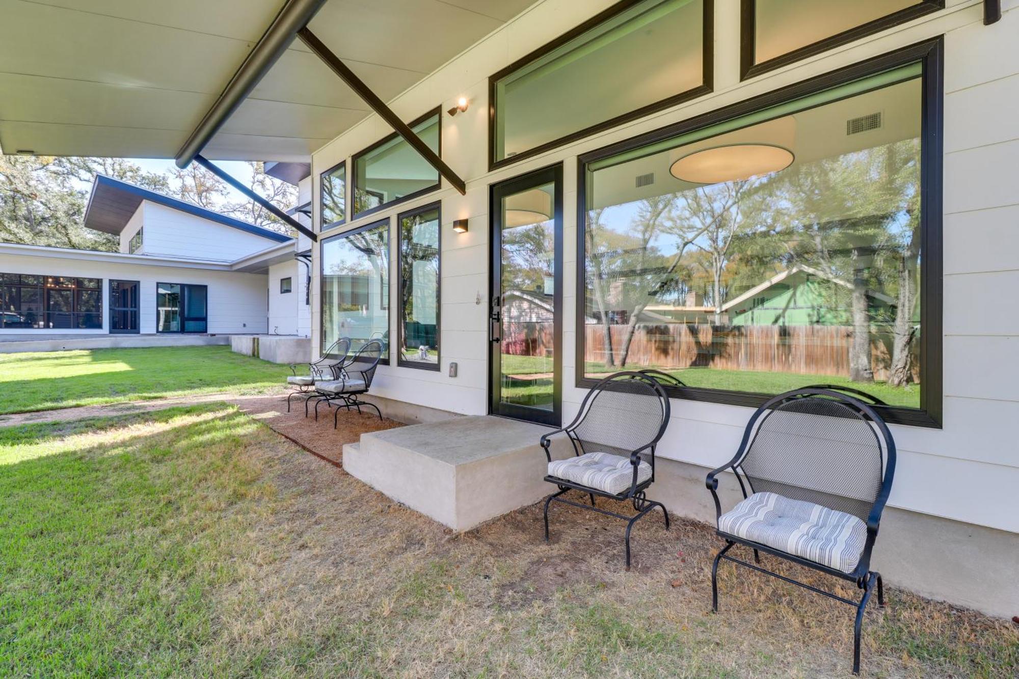Dog-friendly Guest 3 Mi To Downtown *