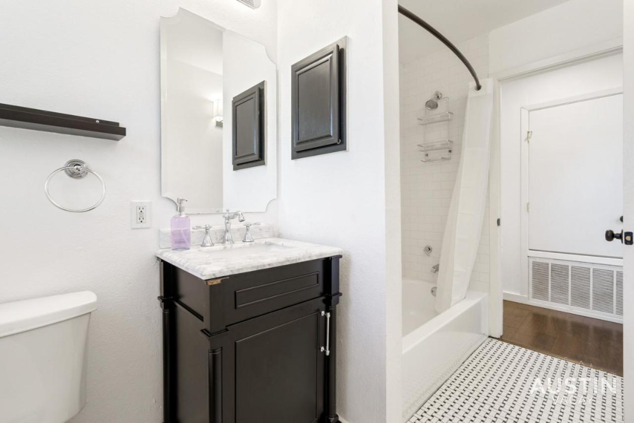 Pet Friendly Atx Escape With Game And Free Parking Holiday home *