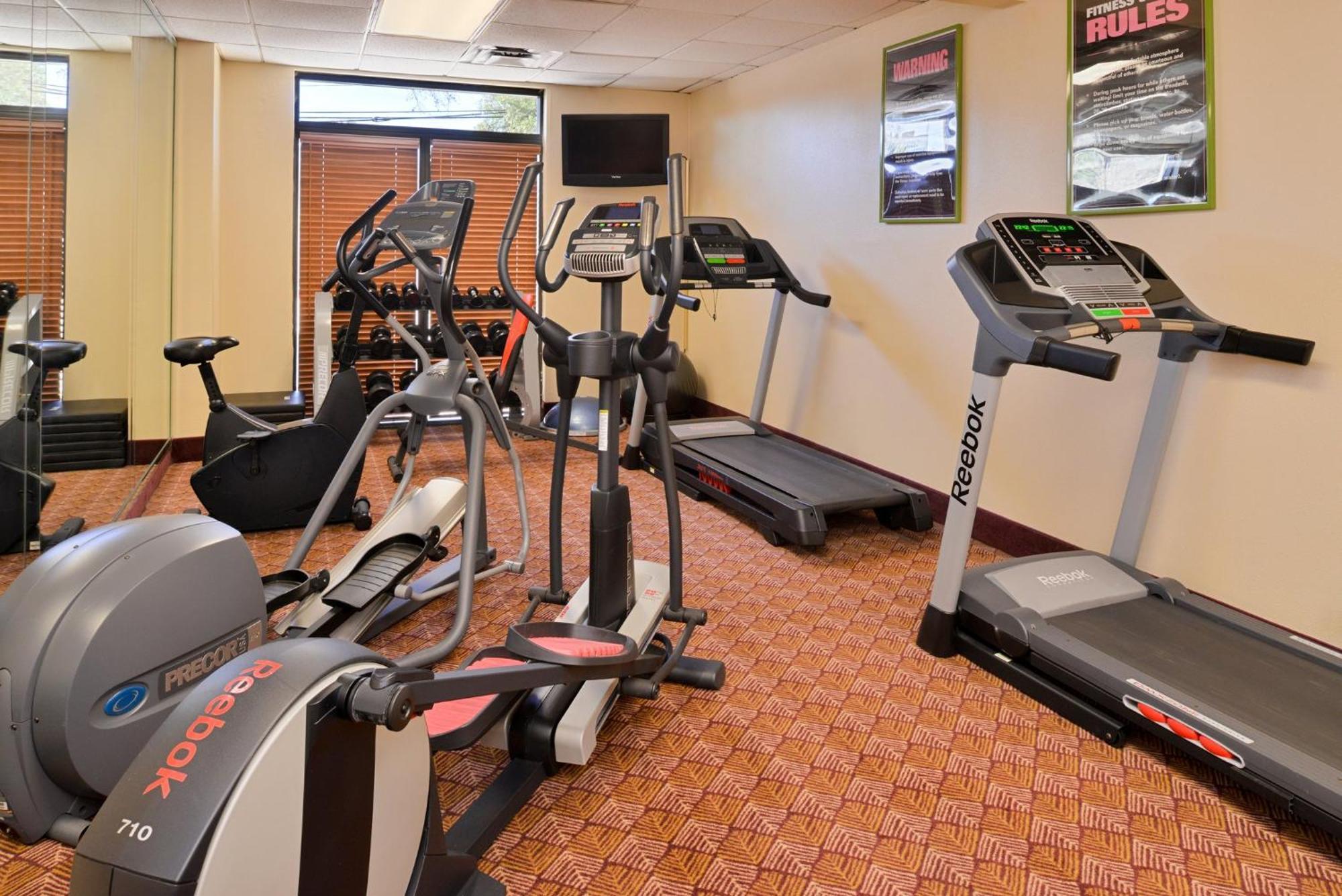 Express & North By Ihg Hotel 3*