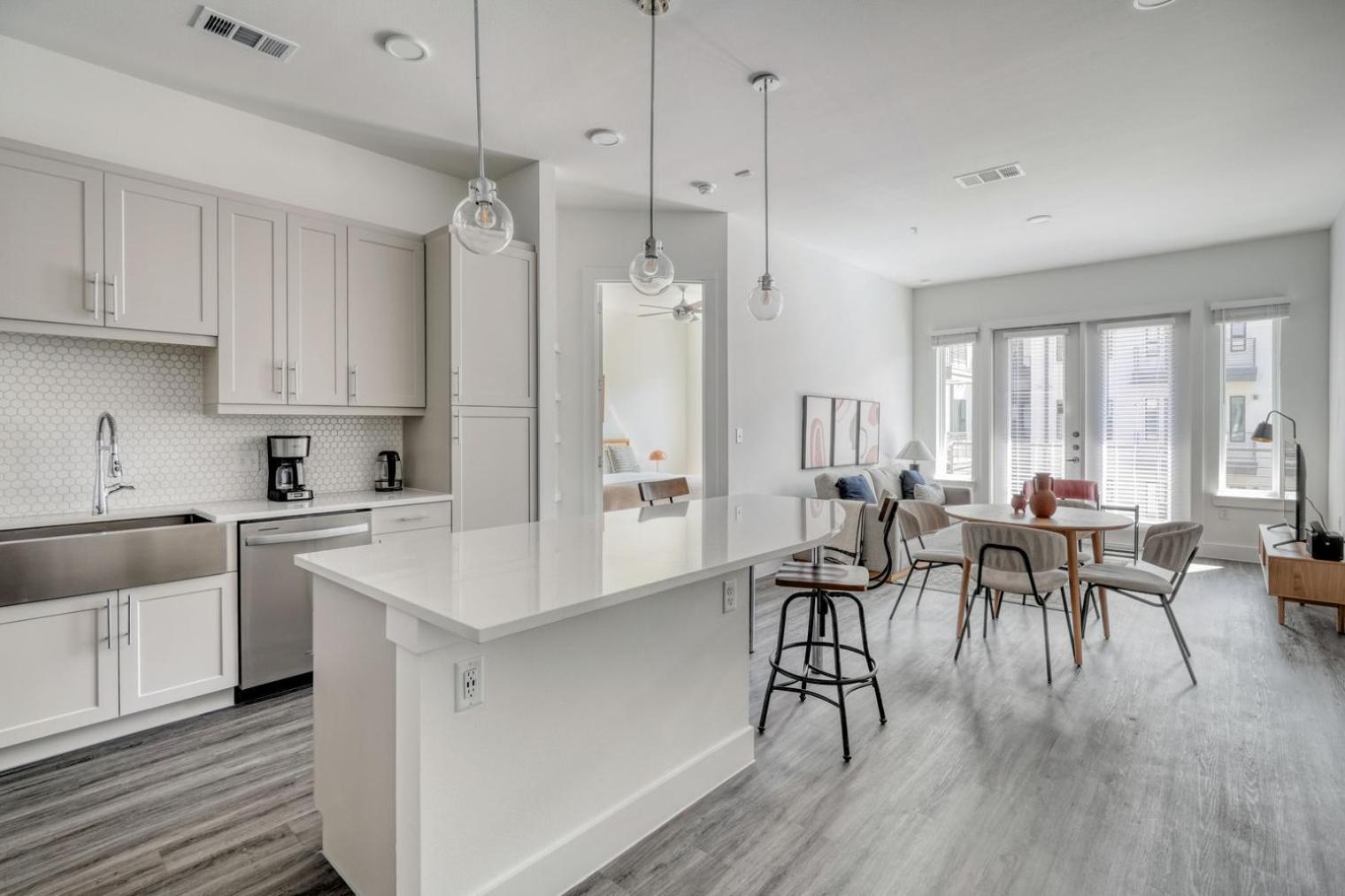 Highlands 2br W Pool Wd Gym Vibrant Area Atx-198 Apartment Austin