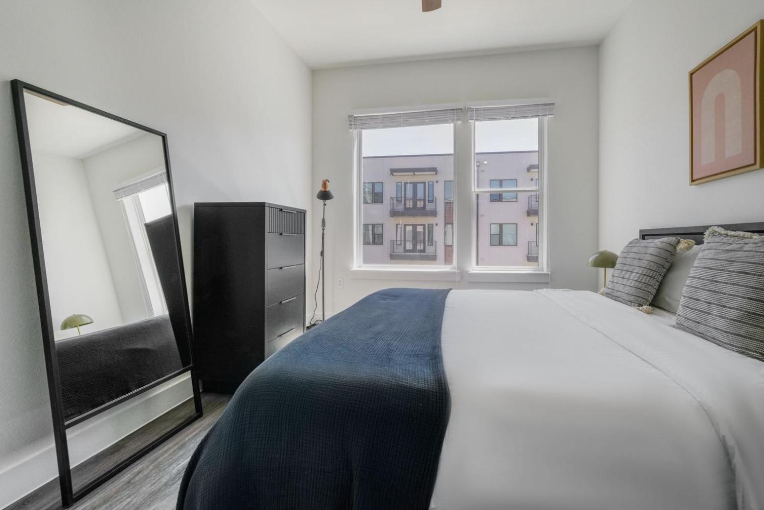 Highlands 2br W Pool Wd Gym Vibrant Area Atx-198 *