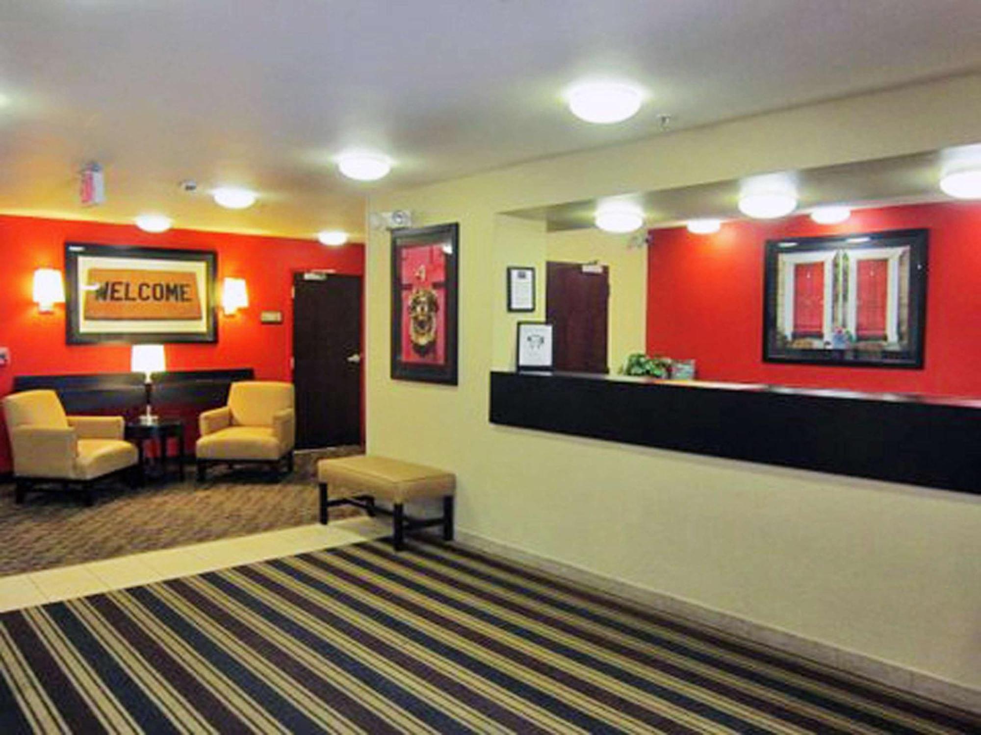 Extended America Select - - Northwest - Lakeline Mall