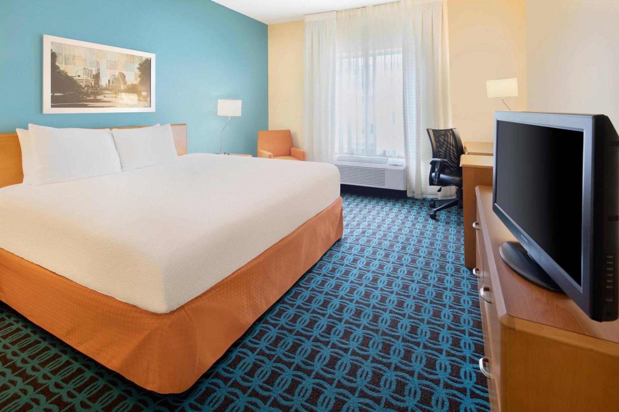 Hotel Fairfield & Area 3*