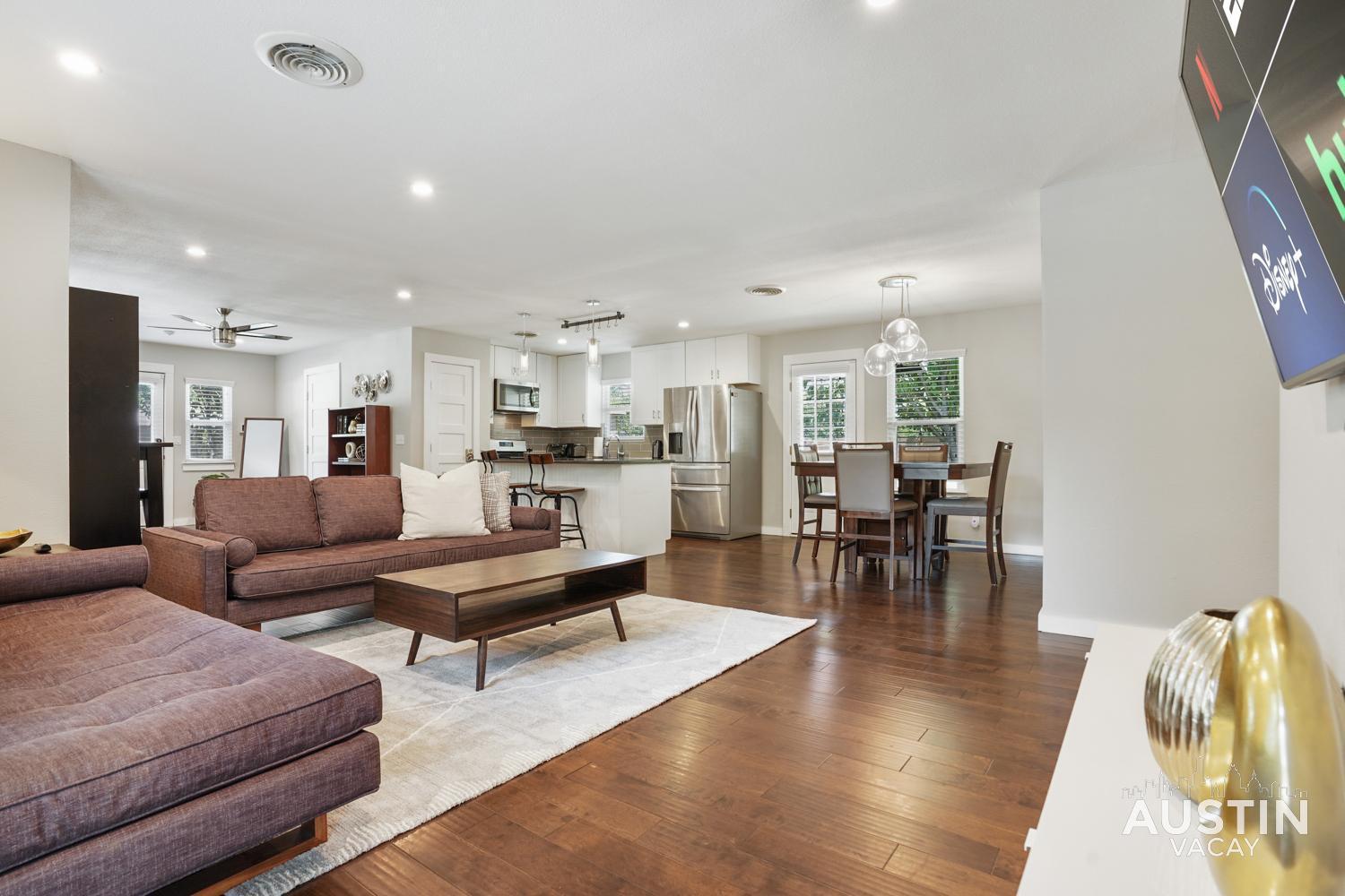Holiday home North Atx Retreat W Open Concept Layout And Backyard *