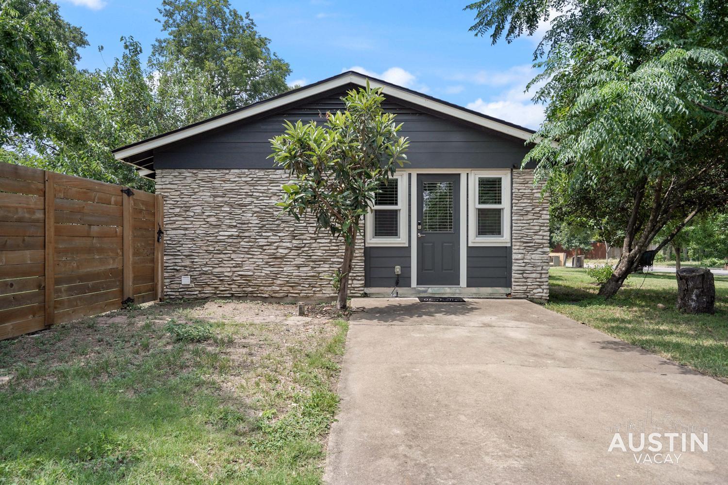 Holiday home North Atx Retreat W Open Concept Layout And Backyard