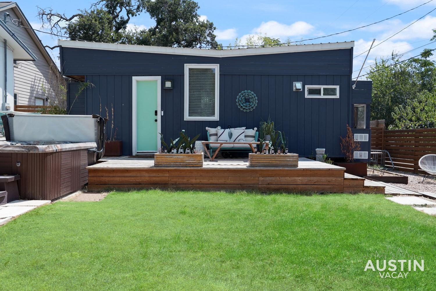 Hgtv Featured Tiny W Hot Tub Near East 6th St