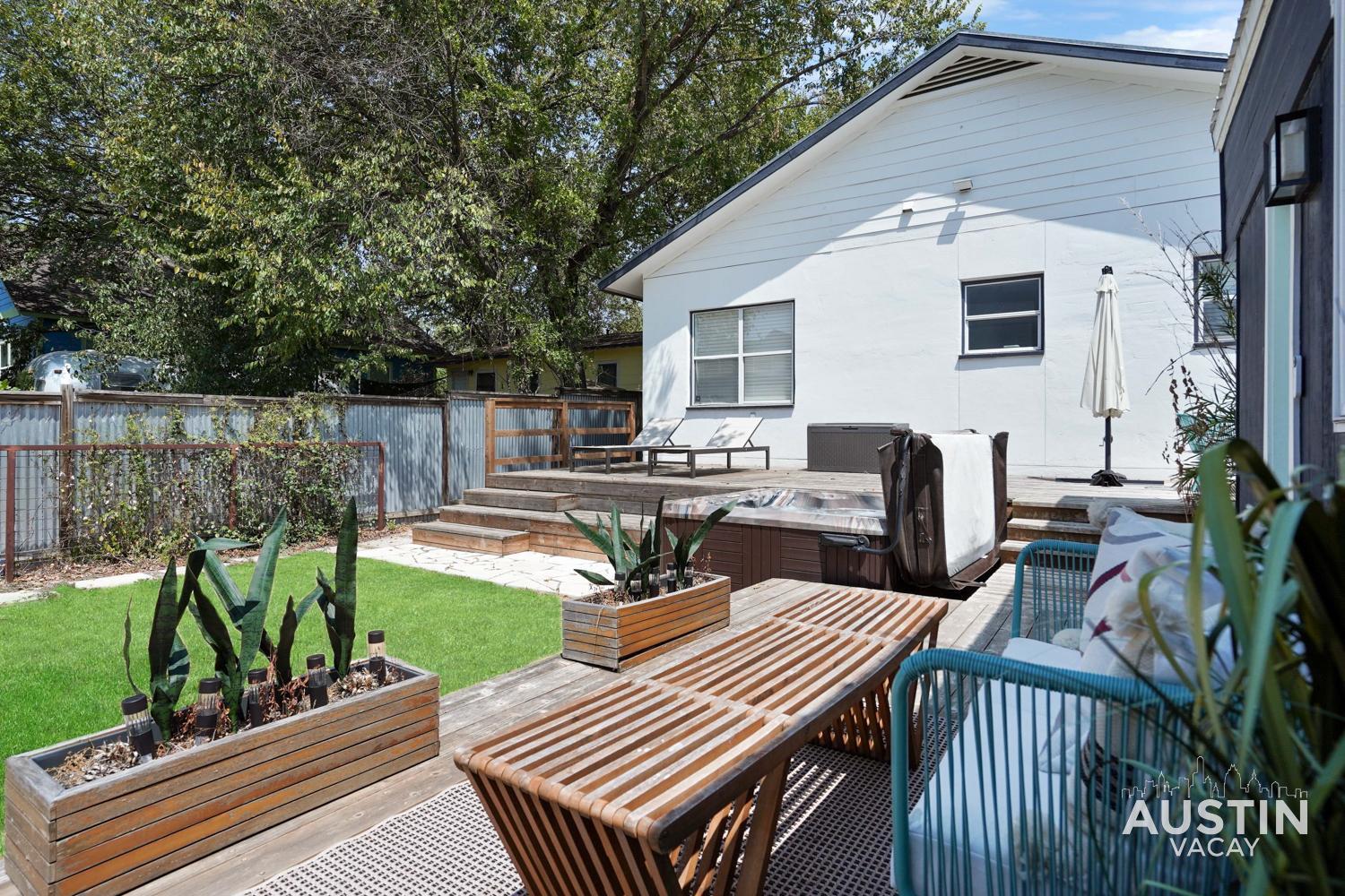 Apartment Hgtv Featured Tiny W Hot Tub Near East 6th St