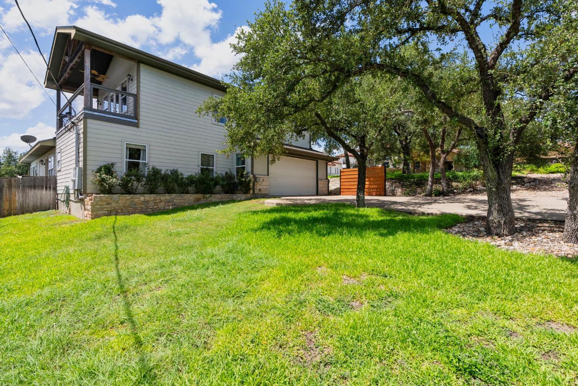 Brand New Travis Estate - Awesome Pool Holiday home Austin