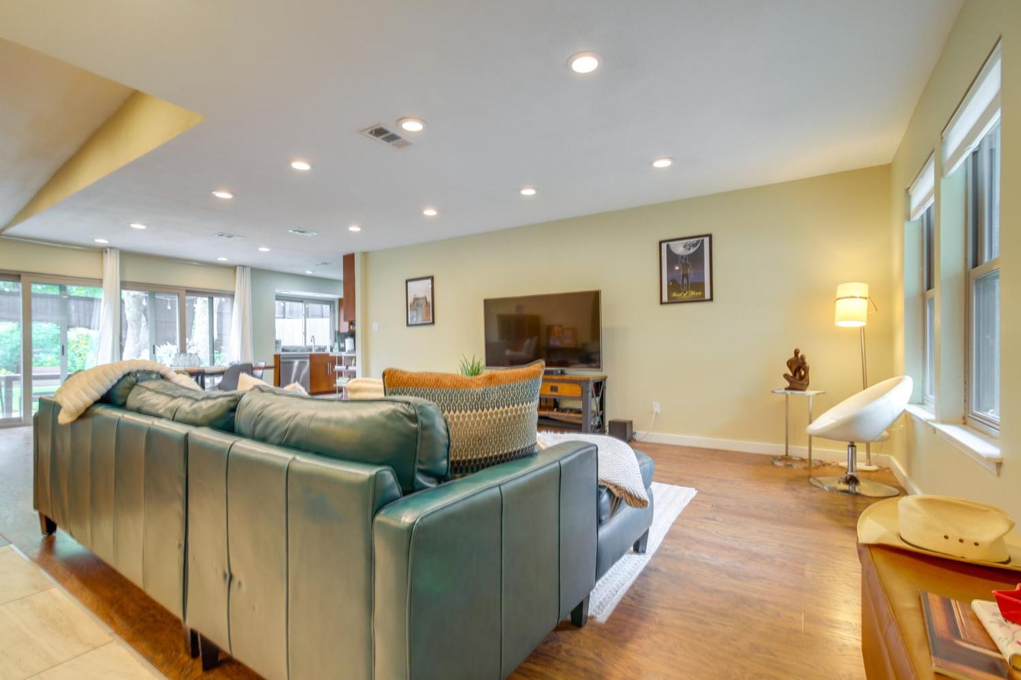 Holiday home Pet-friendly With Private Yard! Austin