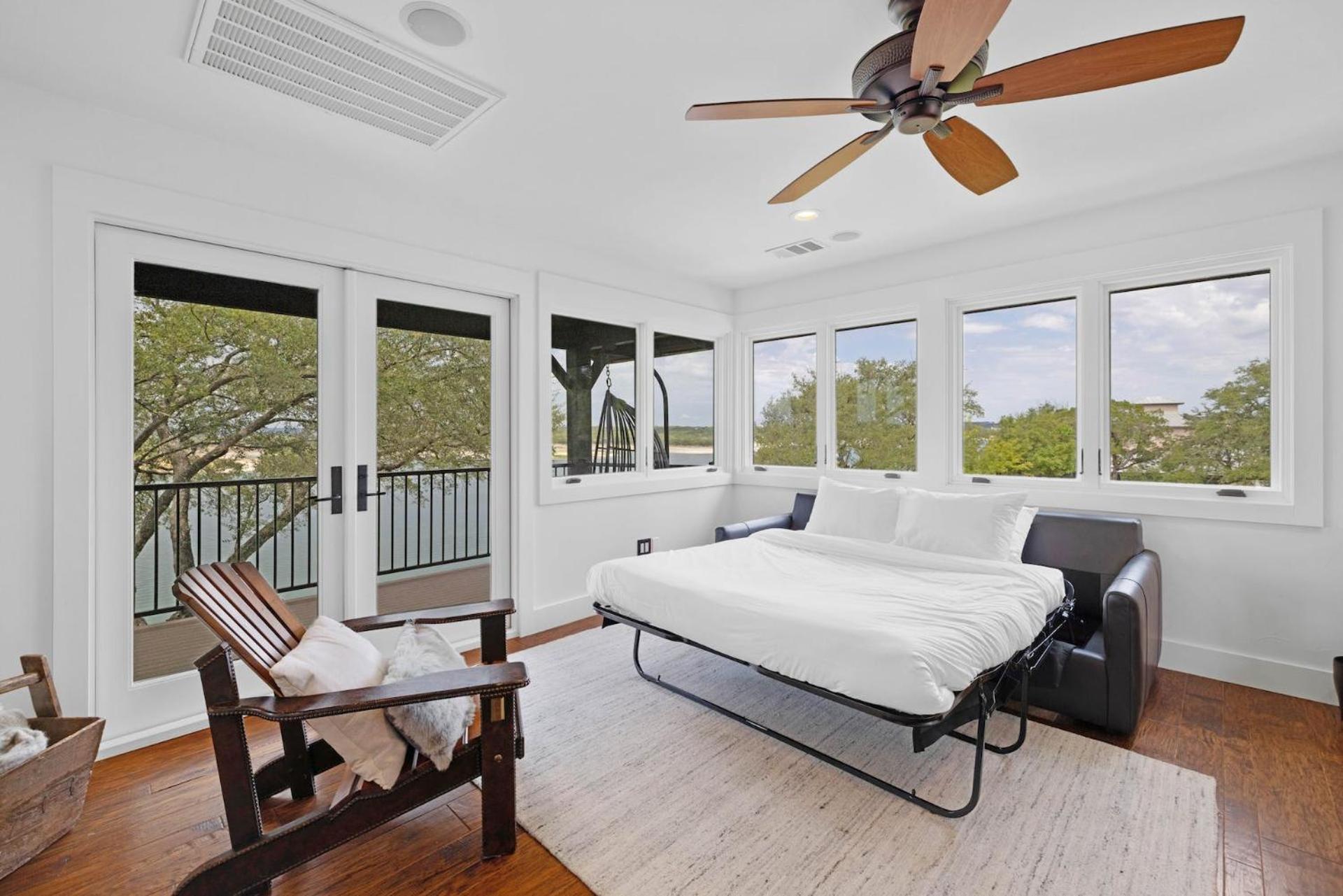 Villa Austinteton's Sunset Cliff On Travis - Private Wedding, Event, Heated Pool, Boat Dock *