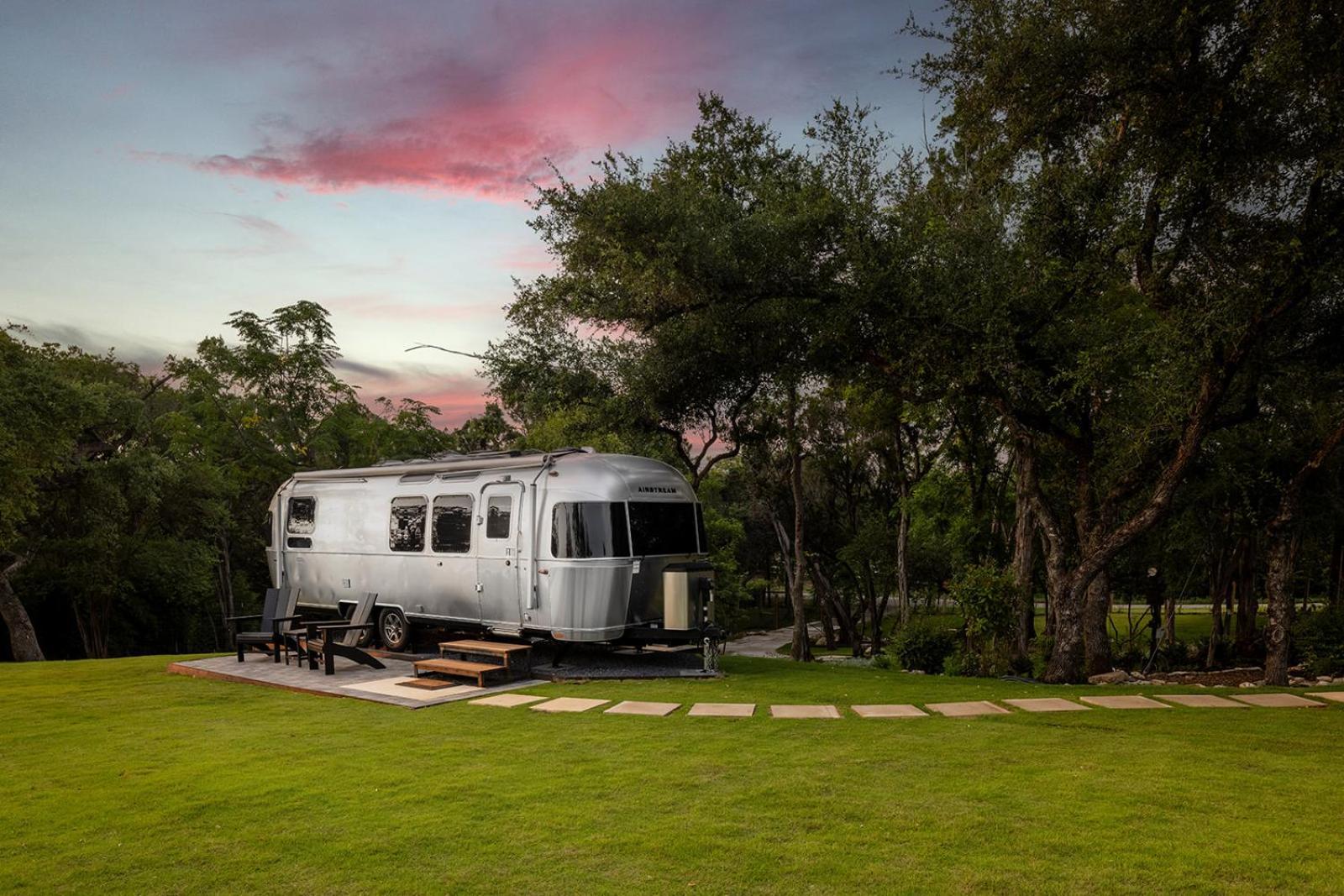 Villa Austinteton's Sunset Cliff On Travis - Private Wedding, Event, Heated Pool, Boat Dock *