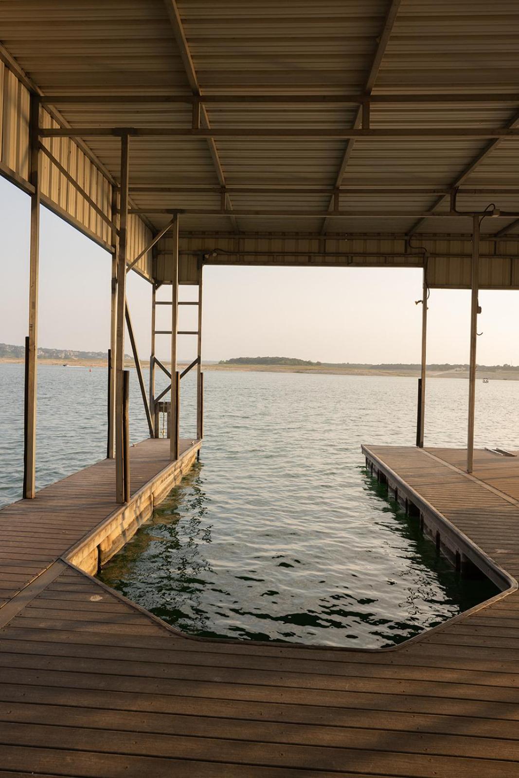 Austinteton's Sunset Cliff On Travis - Private Wedding, Event, Heated Pool, Boat Dock Villa *