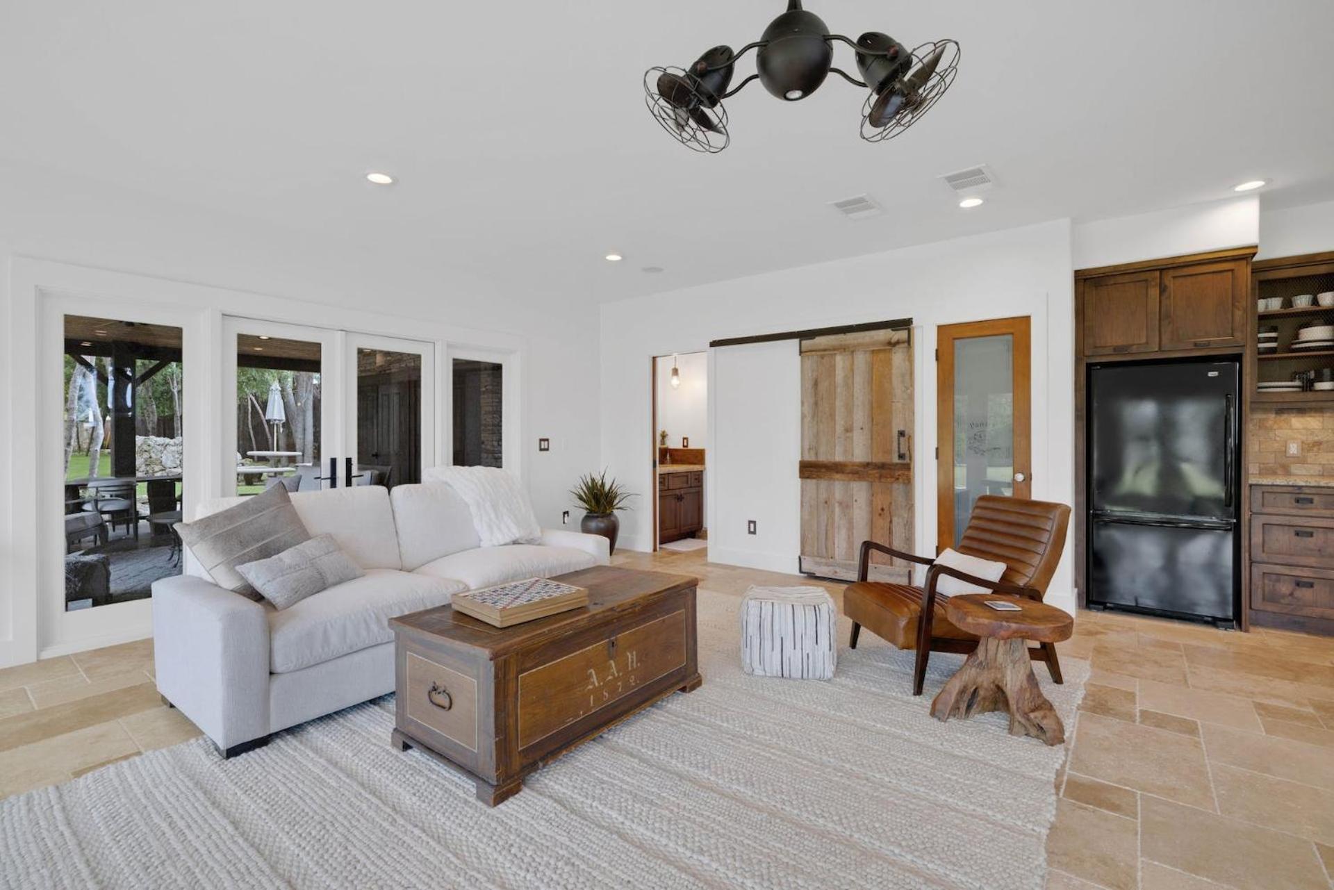 Austinteton's Sunset Cliff On Travis - Private Wedding, Event, Heated Pool, Boat Dock Villa *