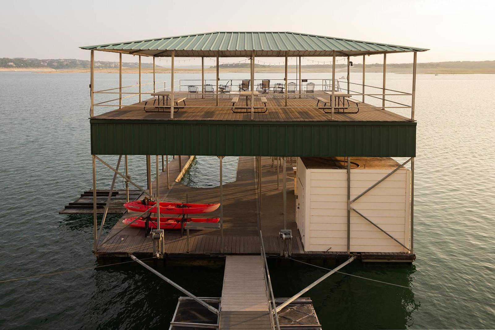 Villa Austinteton's Sunset Cliff On Travis - Private Wedding, Event, Heated Pool, Boat Dock
