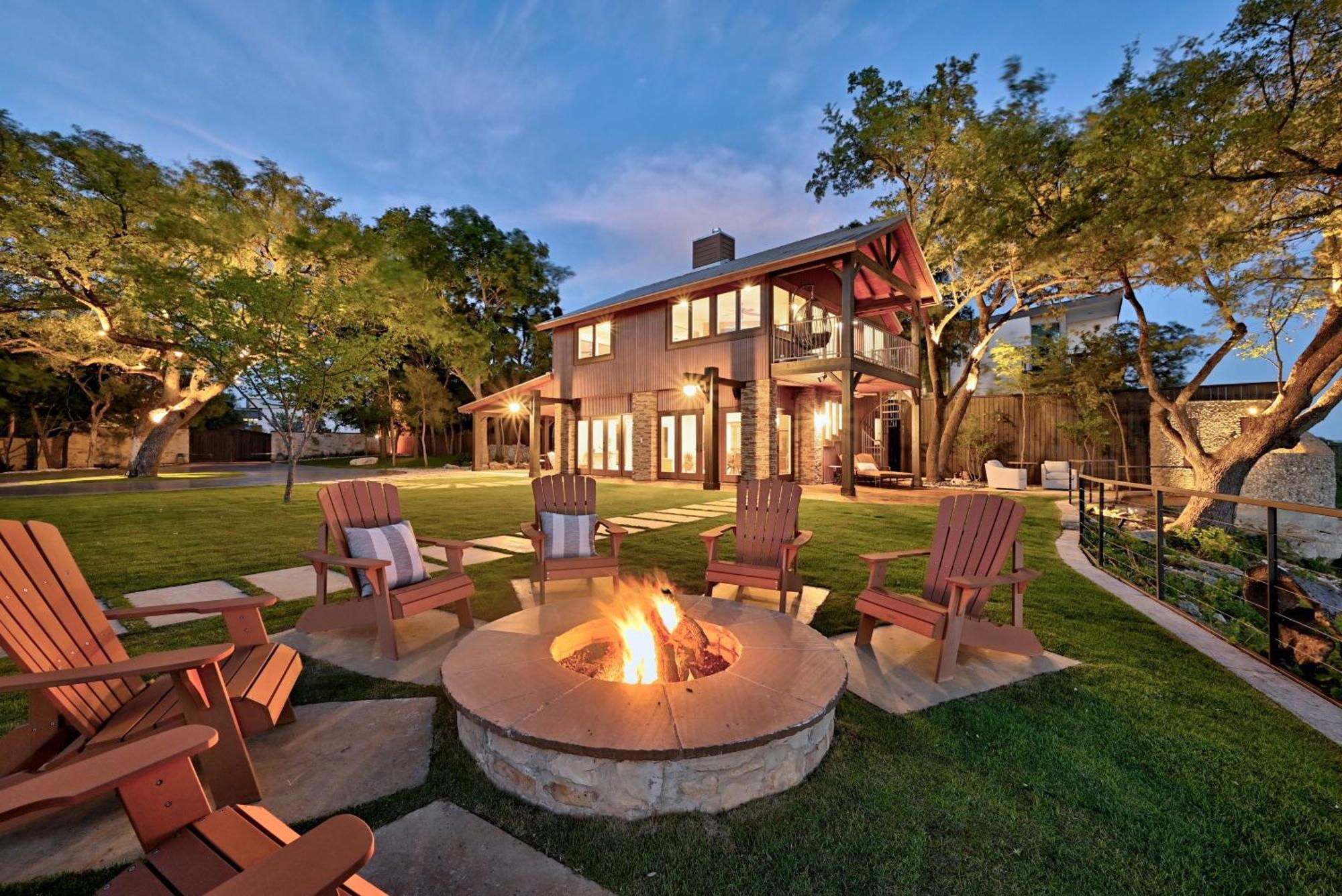 Austinteton's Sunset Cliff On Travis - Private Wedding, Event, Heated Pool, Boat Dock * Austin