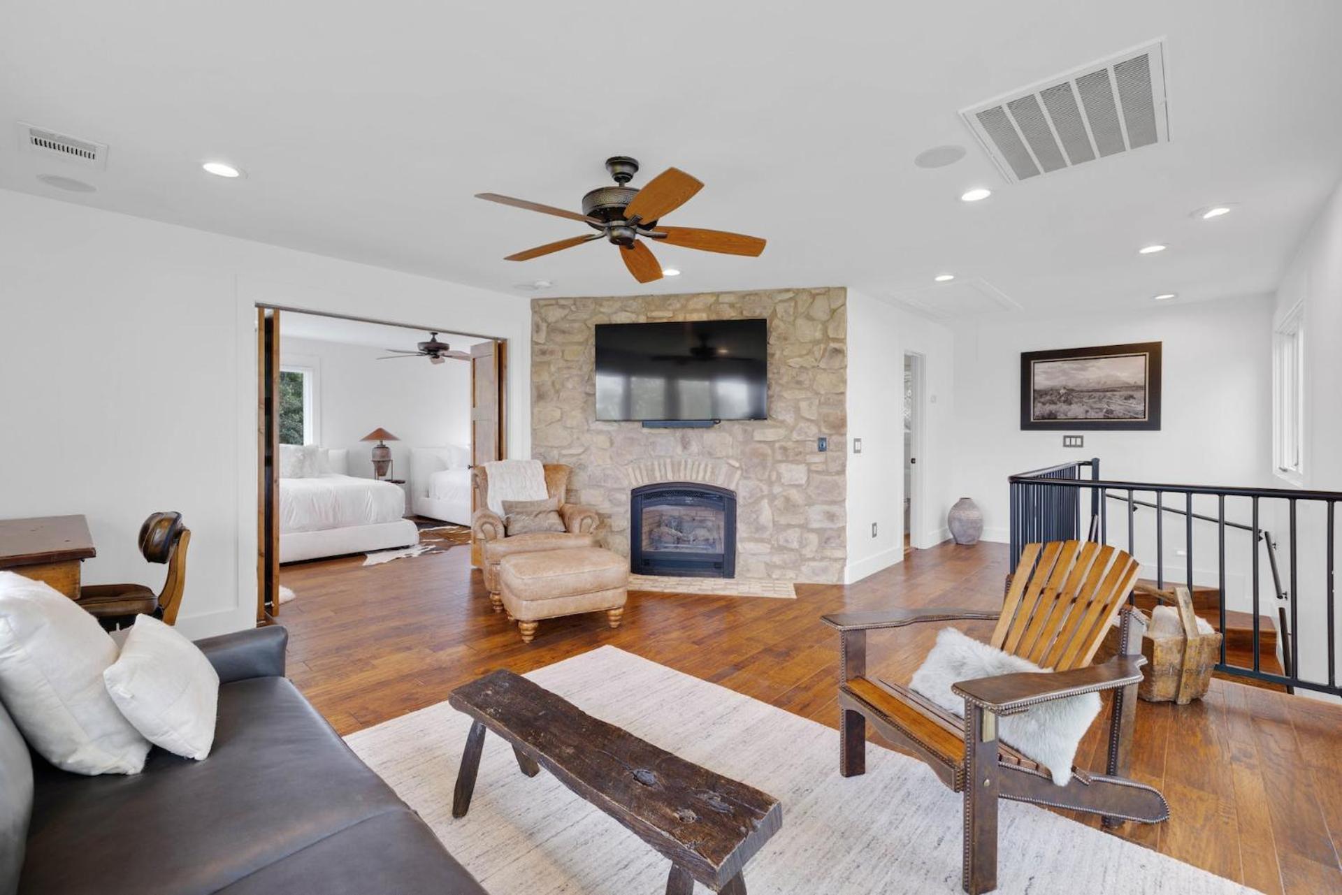Austinteton's Sunset Cliff On Travis - Private Wedding, Event, Heated Pool, Boat Dock * Austin