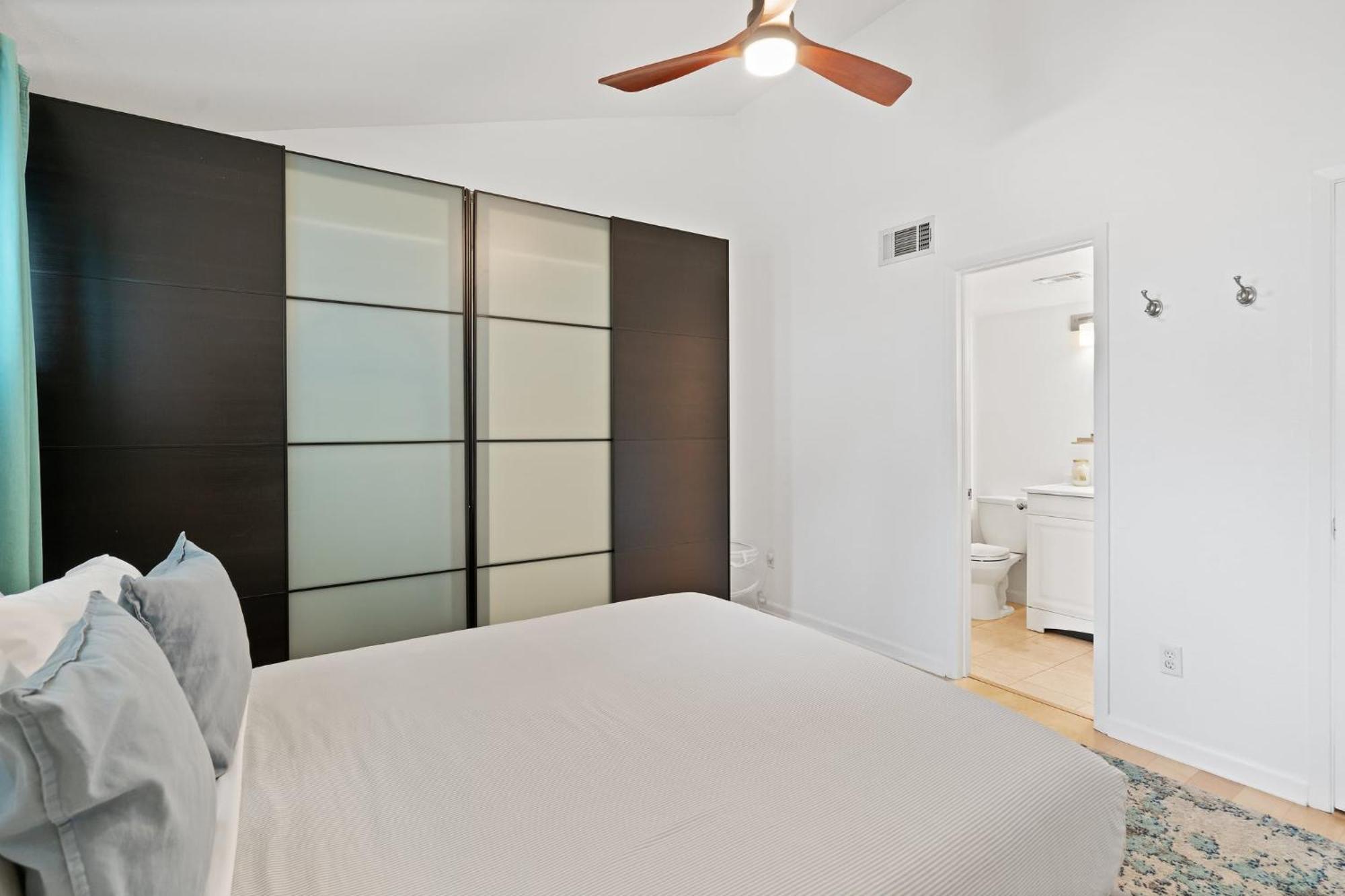 Lady Bird Perfect Atx Getaway Poolside