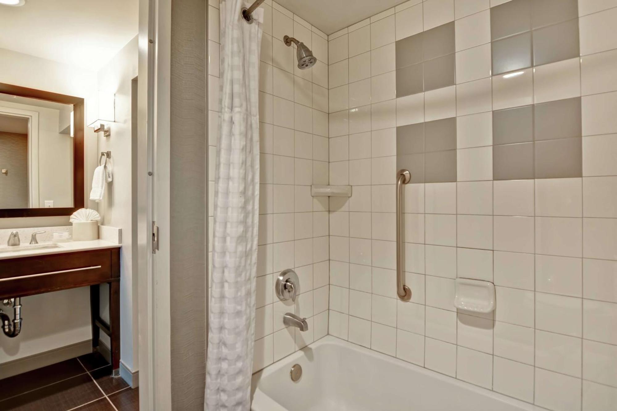 Hotel Homewood Techridge Parmer @ I-35 3*