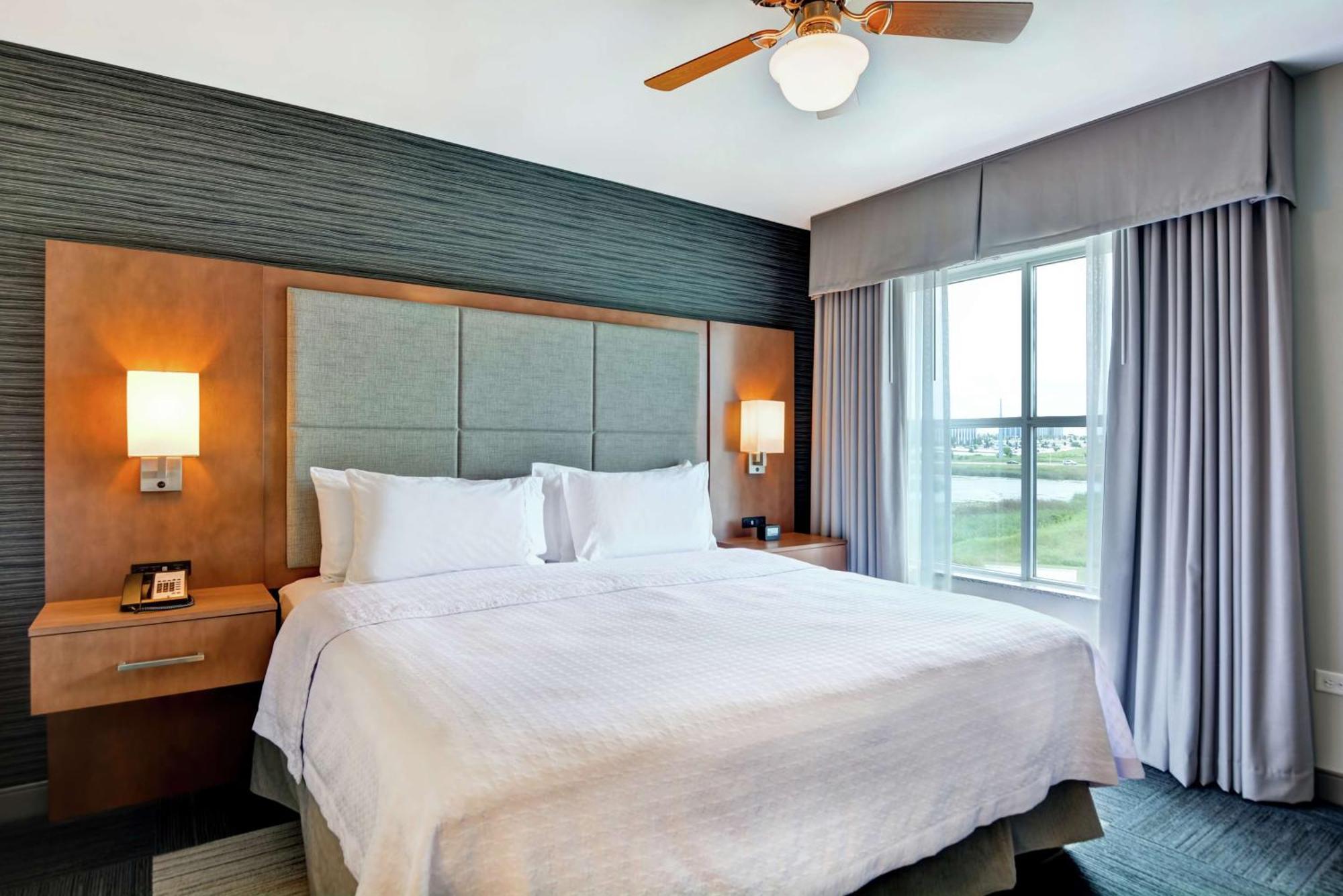 Hotel Homewood Techridge Parmer @ I-35 3*