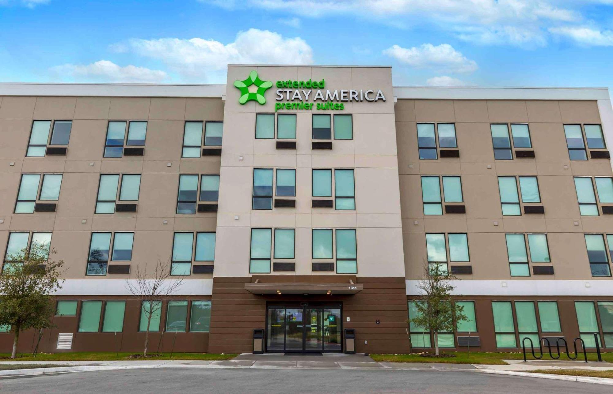 Extended America Premier - - Airport Hotel