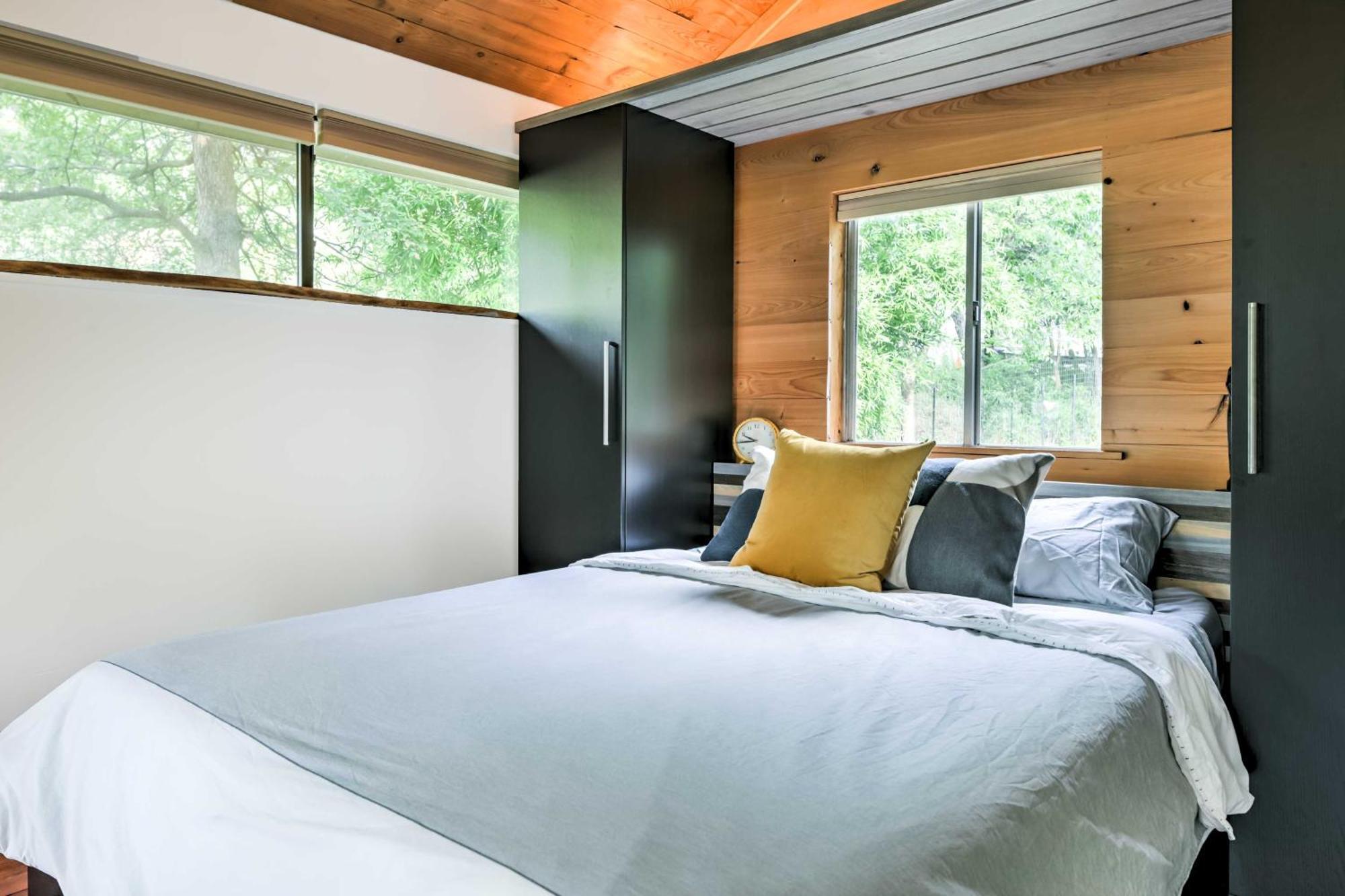 Apartment Chic East With Spacious Yard! *