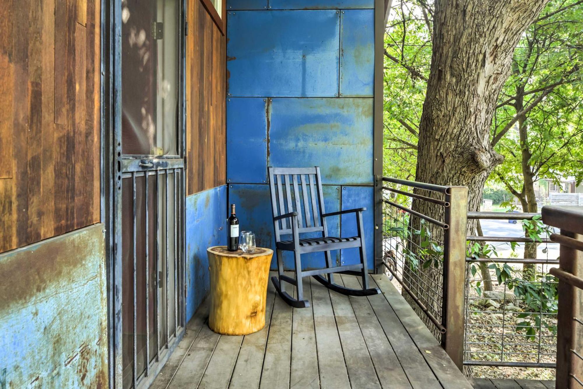 Apartment Chic East With Spacious Yard! Austin