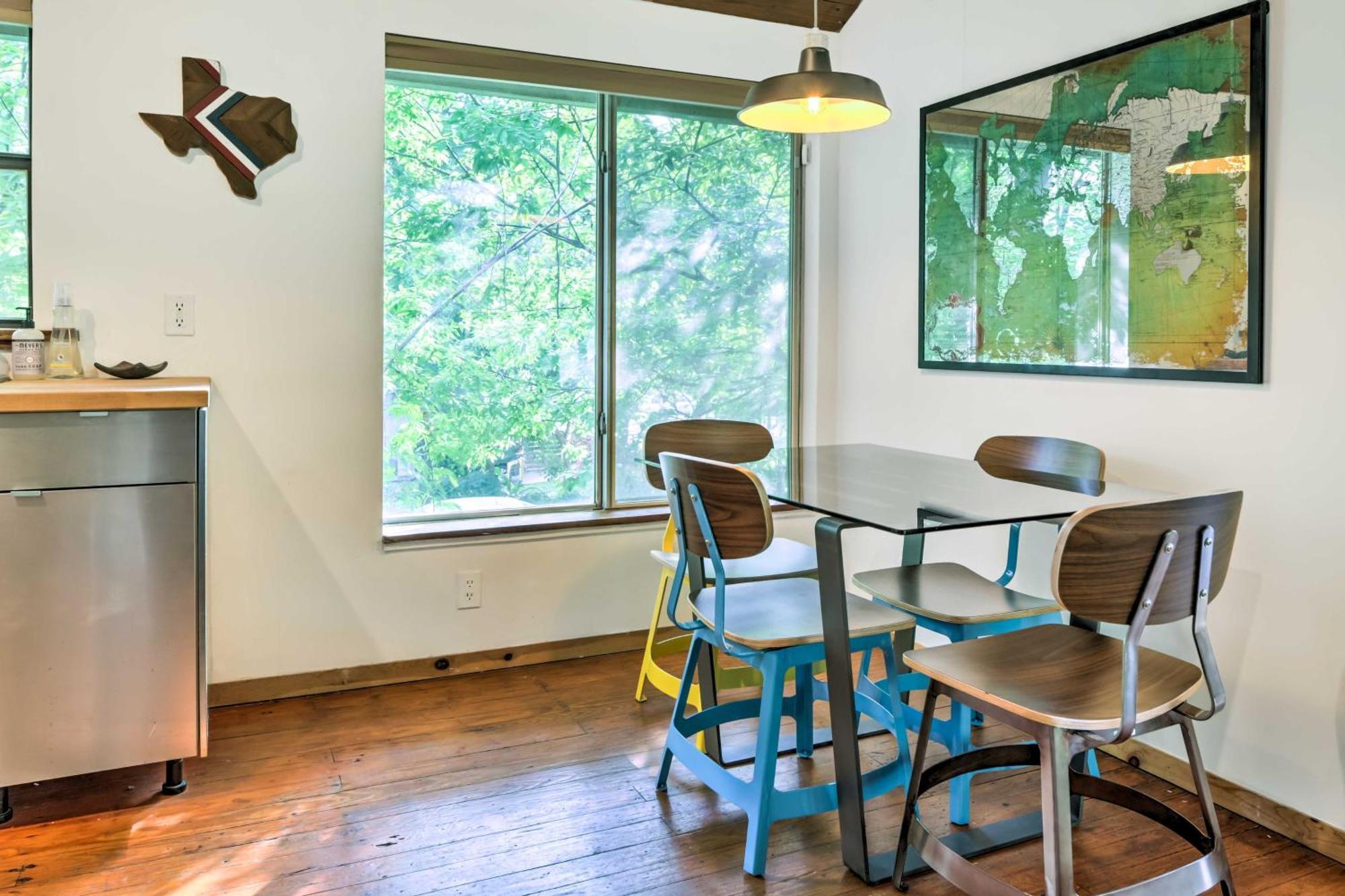 Chic East With Spacious Yard! * Austin