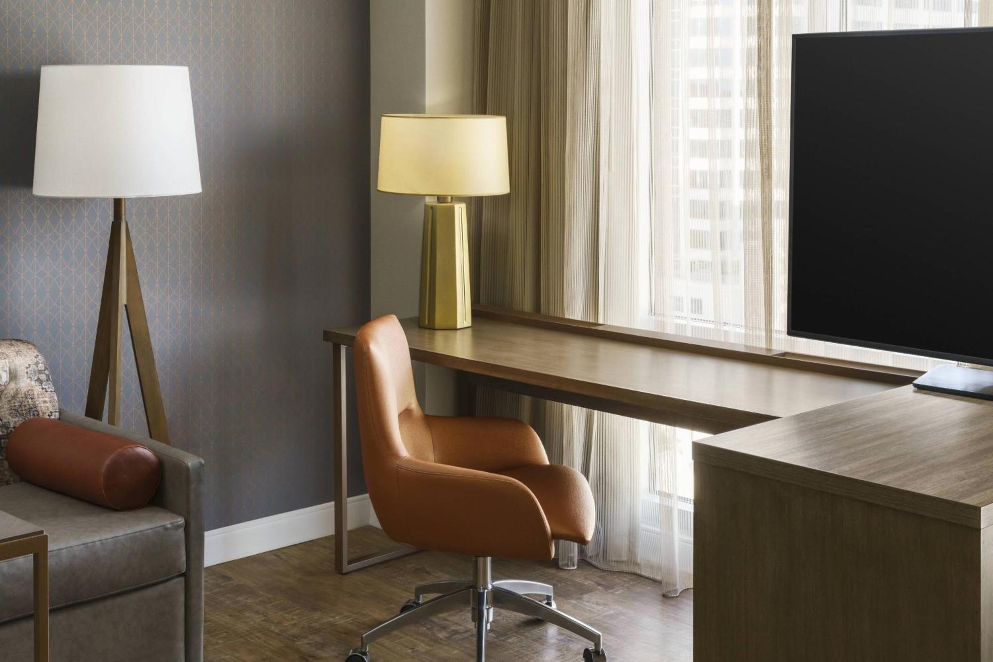Hotel Downtown / Convention Center Austin