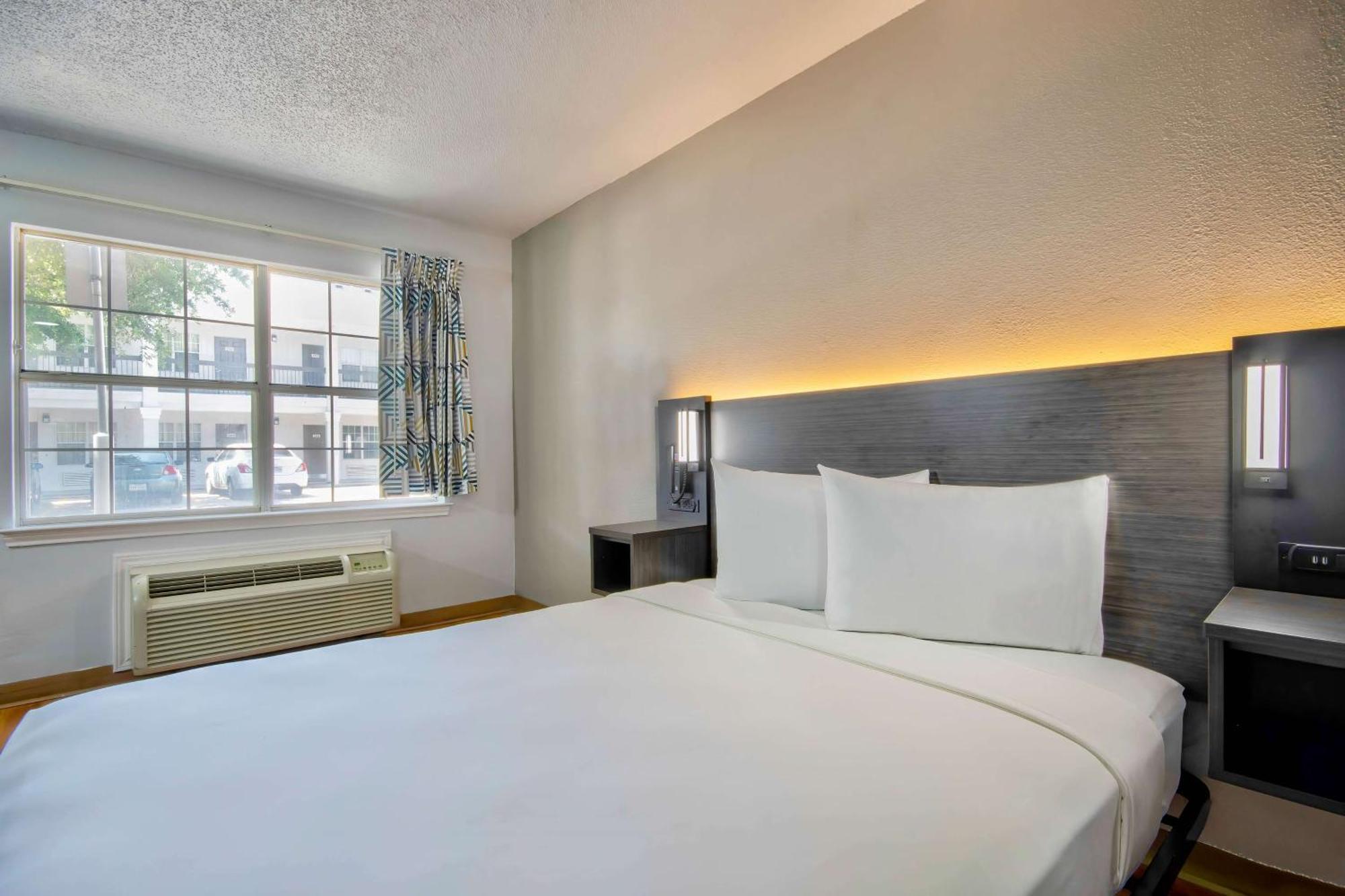6-austin, Tx - Midtown Hotel 2*