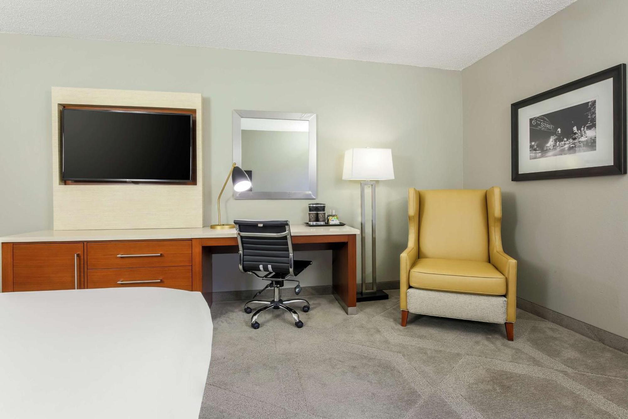Hotel Doubletree By Hilton Austin-university Area 3*