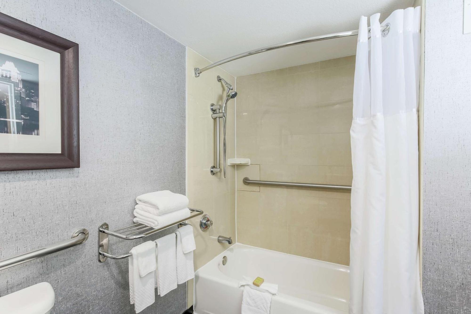 Doubletree By Hilton Austin-university Area Hotel Austin