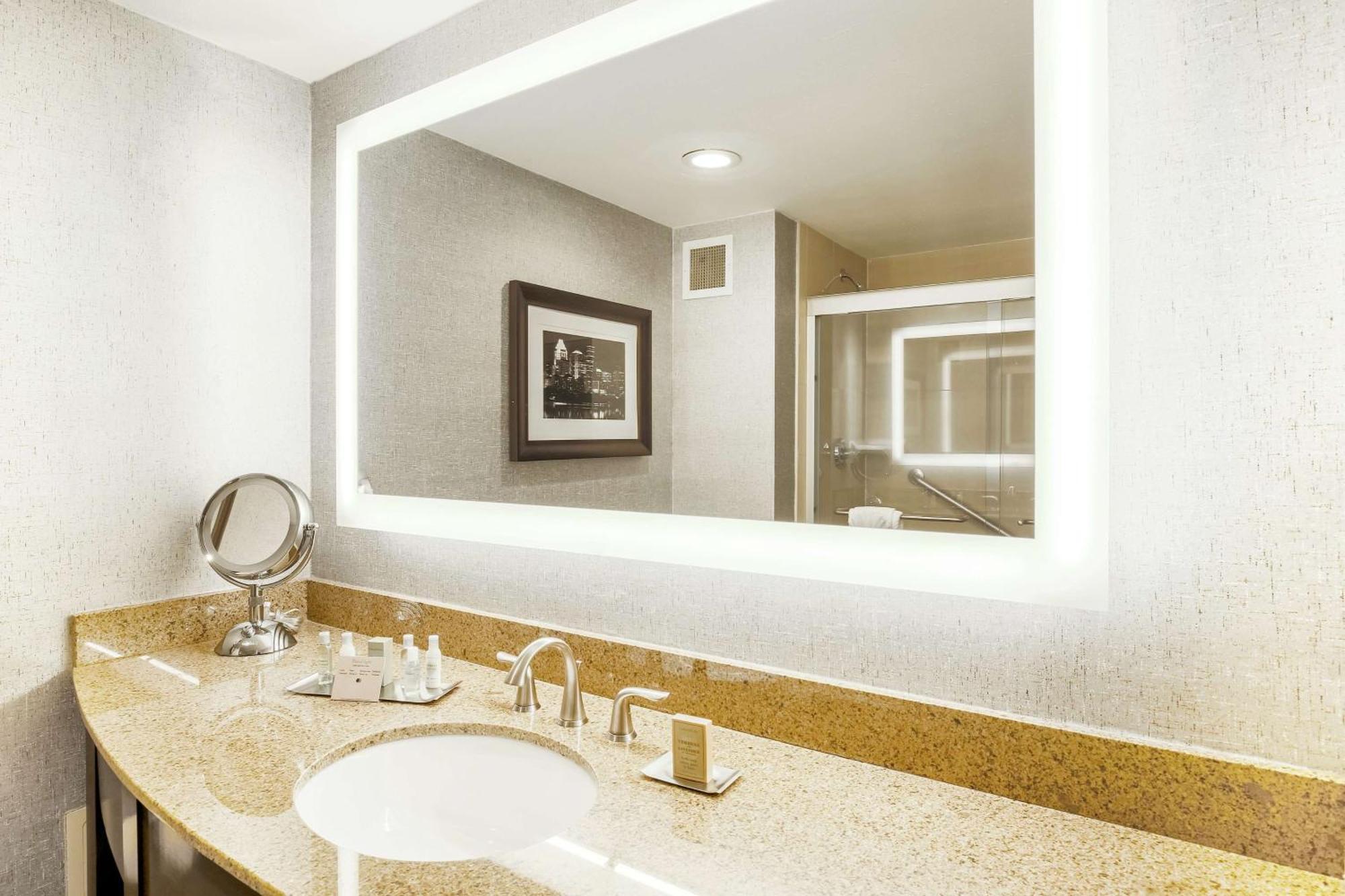 Doubletree By Hilton Austin-university Area 3* Austin