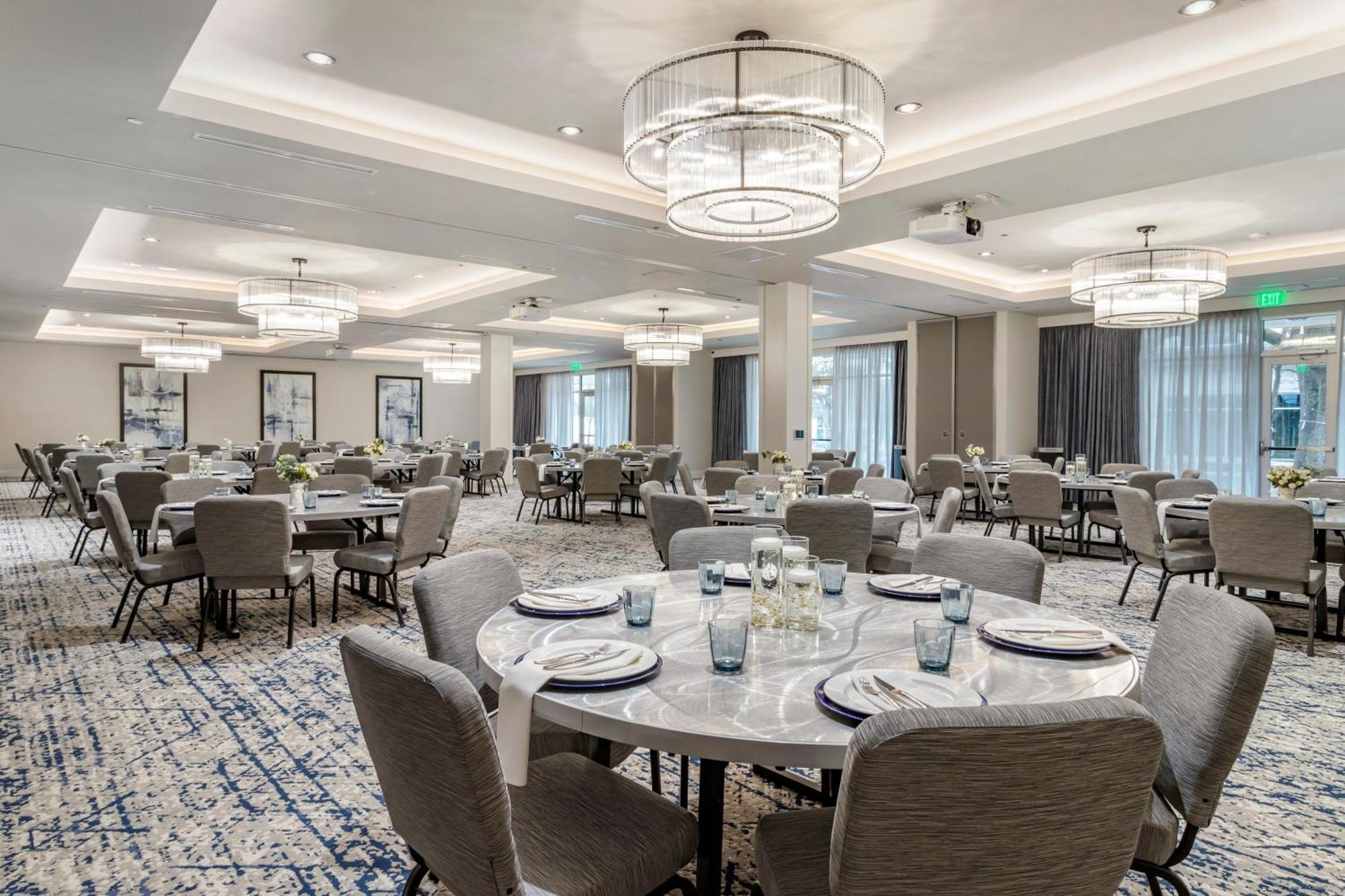 Hotel Cambria Uptown Near The Domain *