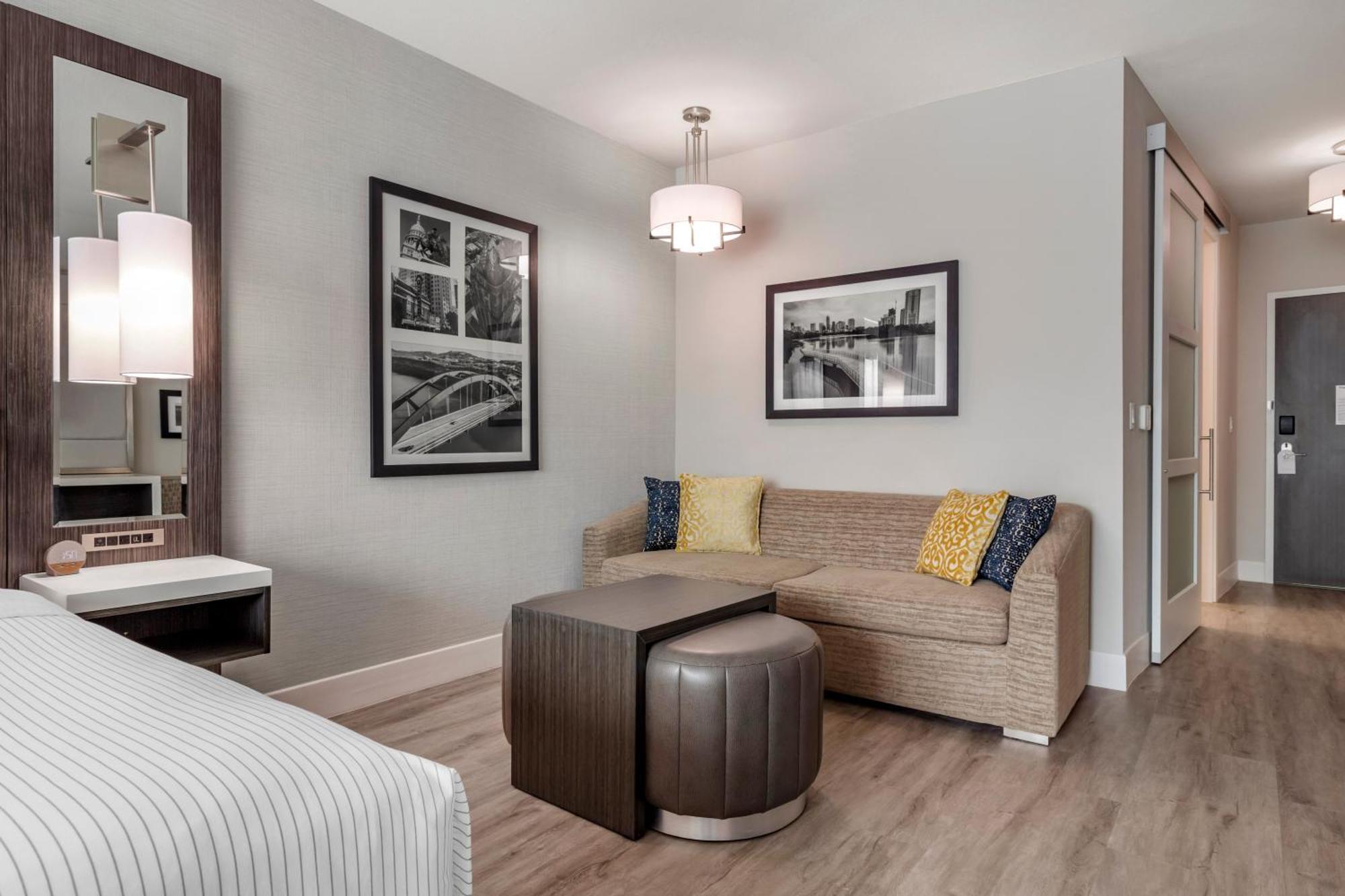 Cambria Uptown Near The Domain Hotel